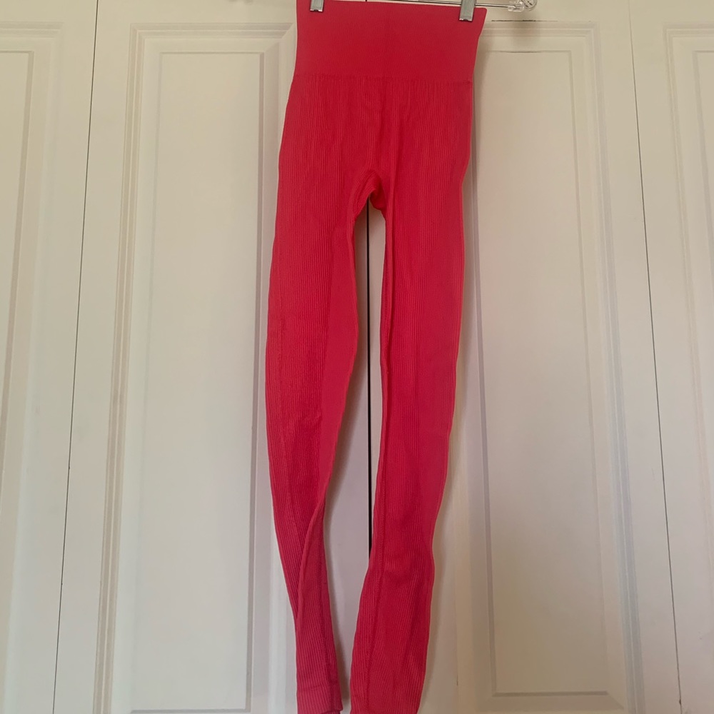 Hot pink aerie leggings